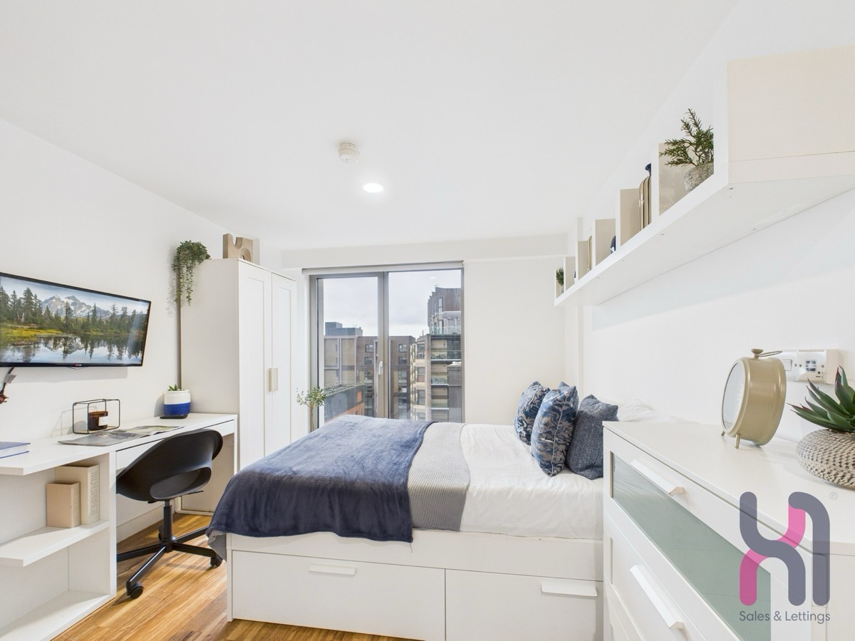 Studio apartment, X1 Liverpool One