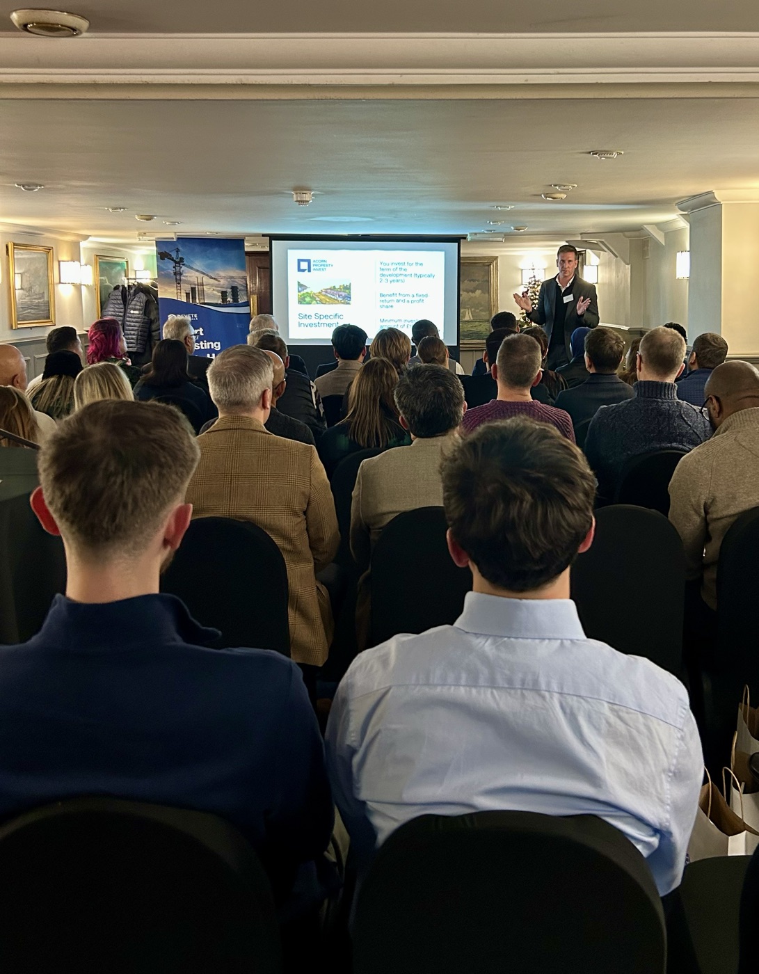 A full room at a Langford Pierce investor seminar